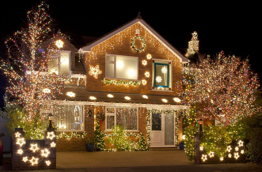 Incorporating-Lights-1024x674 13 Best Christmas Decoration Ideas for Home (2023)