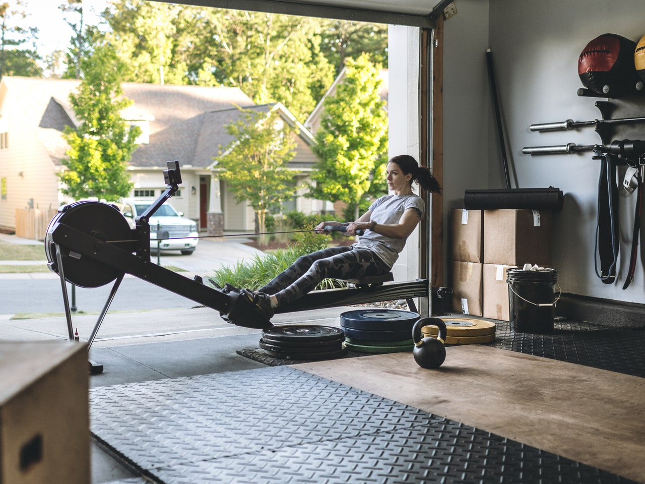 Best Smart Home Gyms Revolutionizing Fitness in 2024