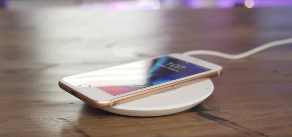 Turn-on-Wireless-Charging-iPhone-1-1024x480 How to Turn on Wireless Charging iPhone (2024)